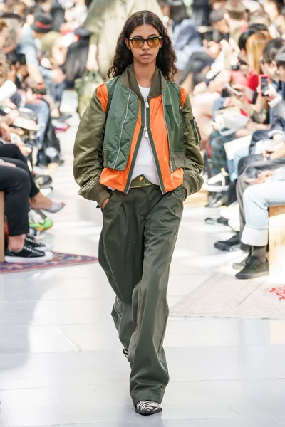 Look 26